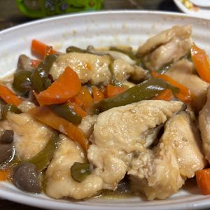 なおの作ってみた!投稿(10分で爆速おかず♪【鶏肉と野菜の甘酢炒め】)