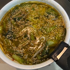 ぺんぎん？の作ってみた!投稿(【もやしと小松菜の豚そぼろ味噌スープ】ご飯を入れても最高♡)
