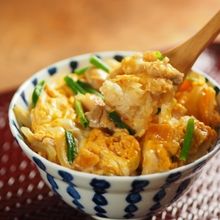 半熟とろとろ親子丼 、 さつま揚げで美味しさアップ!作り方動
