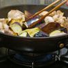 ワンパンで簡単【鶏肉となすのバジルソース炒め】の工程2