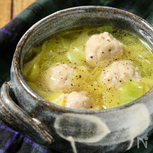 ほっこりおかずスープ♪キャベツと鶏つくねの中華スープ