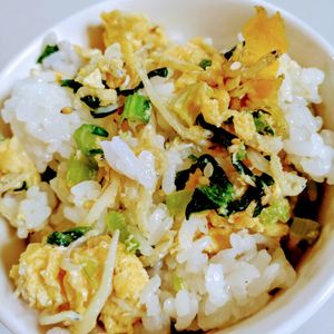 ゆみの作ってみた!投稿(野菜嫌いもパクパク♡小松菜しらすとふんわり卵の混ぜご飯)