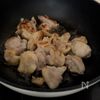 【ヘルシーなのに満足♡】塩麹チキンのタルタルソースがけの工程1