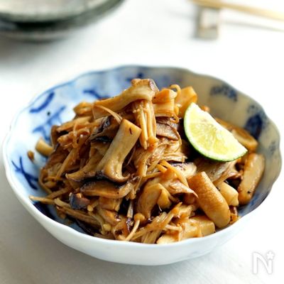 秋の味覚 "たっぷりきのこのバタポン炒め"