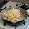 【ワンパンで作れる】 味噌もやしの工程3
