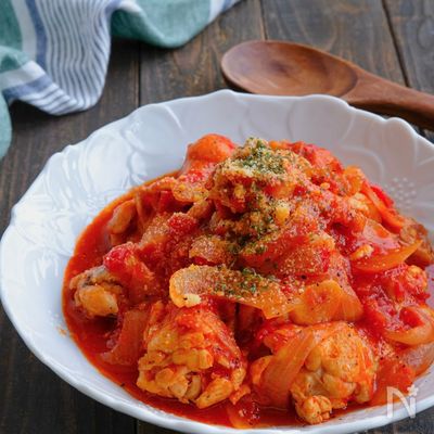 作り置きにもおススメ！ホロホロ手羽元のトマト煮