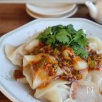 ＼つめたい餃子／ピリ辛麻辣だれの冷やし水餃子