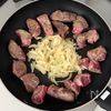 絶品!牛すね肉の赤ワイン煮♩やわらかうま♡おもてなしに◎の工程3