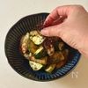 ワンパン5分！ズッキーニとちくわの磯辺ガリバタ炒めの工程3
