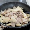『豚バラたけのこのうま塩生姜炒め』ワンパン簡単☆ご飯が進む♪の工程2