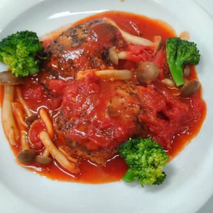マイケルの作ってみた!投稿(【トマト缶で煮込みハンバーグ】冷めてもふわふわ大絶賛◎)