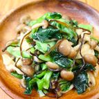 レンジで5分！【小松菜×きのこ塩昆布バター】材料4つで簡単♩