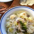 【味付け1つ】野菜たっぷり鶏団子と春雨の和風スープ