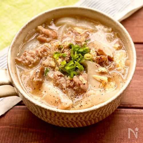 【豚肉と新玉ねぎのとろたまスープ】にんにく香る♪絶品スープ！