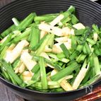 ネバネバでよく絡む♪ニラと長芋のピリ辛和え