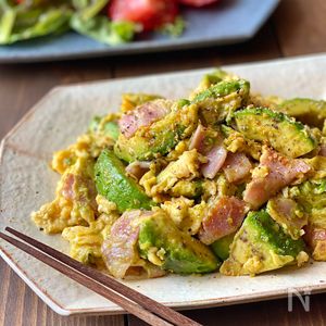 とろける食感☆アボカドベーコンエッグ | レシピサイトNadia