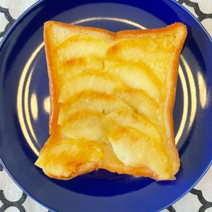 ちひろの作ってみた!投稿(食パンアレンジ♡りんごのキャラメリゼトースト)