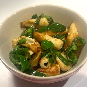しーちゃんの作ってみた!投稿(簡単！ピーマンとちくわのバター醤油炒め)