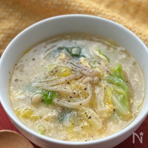 【ほっこり温まる♡】白菜とえのきのとろたまスープ