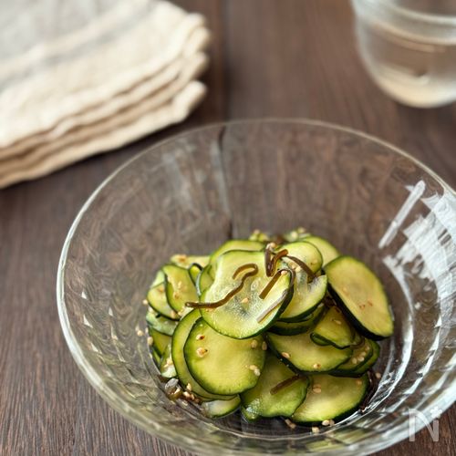材料ふたつで副菜！《ズッキーニ塩昆布ナムル》