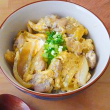 【レンジで時短&やわらか】ダブル出汁の極旨とろとろ親子丼♪