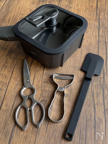 とことん「使い勝手」重視。料理のハードルを下げる調理器具4選｜低空飛行キッチンさん【Artistのキッチン名品】