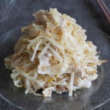 ボリューム満点‼︎夏でもがっつり『冷しゃぶもやしナムル』
