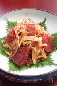 鮪と新玉ねぎの中華風漬け