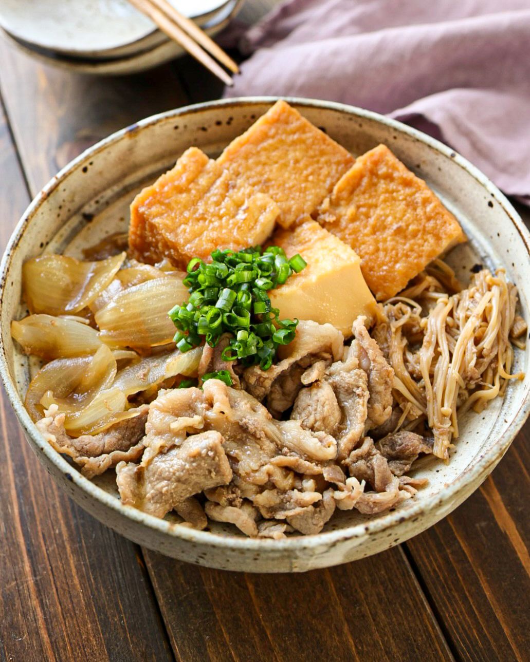 厚揚げで絶品！豚こま肉豆腐】ぷるっとしみ旨♡ | レシピサイトNadia