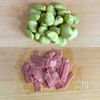 香ばしじゅわ〜！そら豆とベーコンのガリバタ炒めの工程1
