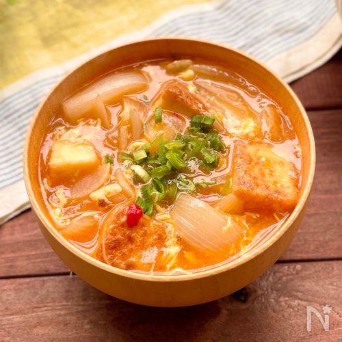 【厚揚げのチリ風とろたまスープ】甘辛でハマる！節約スープ♡