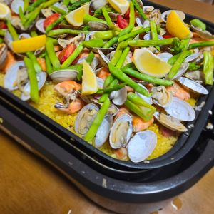 とよやんの作ってみた!投稿(ホットプレートで簡単パエリア)