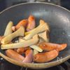 【ウインナーとエリンギのにんにく醤油炒め】おつまみに最高♪の工程1