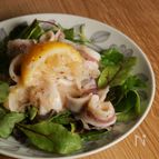袋で揉むだけ！イカの塩麹マリネ