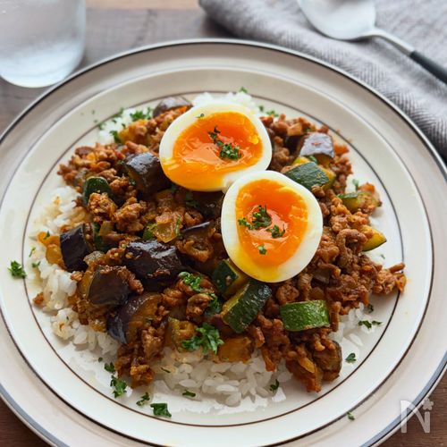 【夏野菜ドライカレー】だしの効いた手軽なカレー