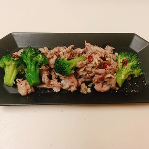 りんの作ってみた!投稿(豚肉とブロッコリーの塩麹炒め)
