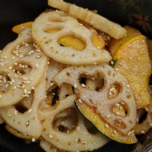 makiの作ってみた!投稿(【蓮根とかぼちゃのデリ風甘辛炒め】お弁当にも◎)