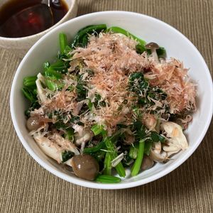 あすかの作ってみた!投稿(【ほうれん草ときのこのおひたし】麺つゆでらくらく♪和の副菜♡)