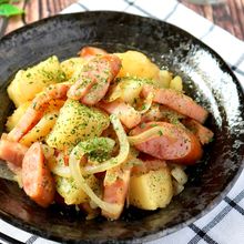 大人気のガッツリ副菜♡ほくほく定番ジャーマンポテト