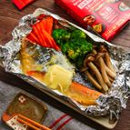 鮭のカレーマヨホイル焼き【包んで蒸すだけ！簡単・時短レシピ】