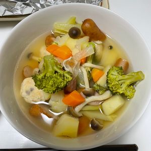 しんやの作ってみた!投稿(【具沢山！野菜とソーセージのスープ煮】染み染み、ほっこり♪)