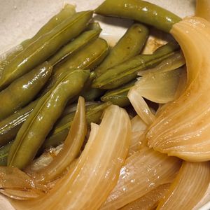 yuu17の作ってみた!投稿(焼きスナップエンドウと新玉ねぎで【春の南蛮漬け】)