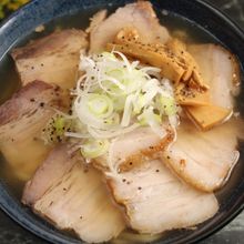 大好きなあの味！バラ肉チャーシューたっぷりの肉そば