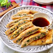 【もやしとニラの油揚げ餃子】簡単節約おかず♡おつまみにも◎