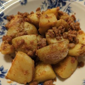 たりおの作ってみた!投稿(【新じゃがとひき肉の味噌炒め】子ども大好き！ボリュームおかず)
