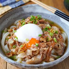【男子大満足♡︎冷ぶっかけ温玉肉うどん】ランチに♪