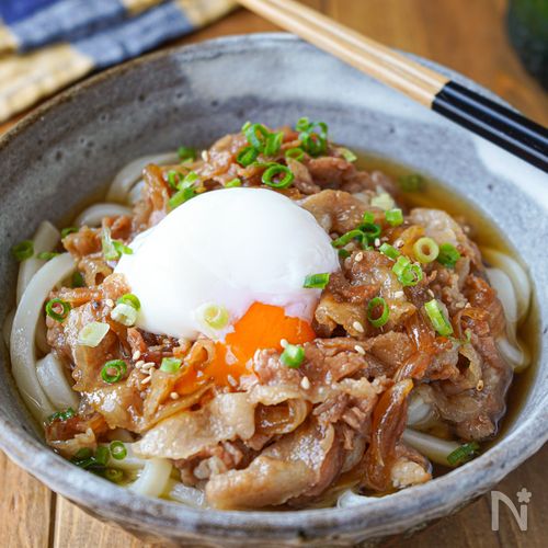 【男子大満足♡︎冷ぶっかけ温玉肉うどん】ランチに♪