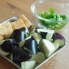 10分で完成!厚揚げと茄子の味噌だれ炒めの工程1