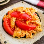 トマトのとろたま中華炒め【にんにく香る♪彩り副菜】