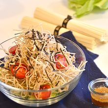残ったそうめんで！パリパリサラダ
塩だれごまドレッシング